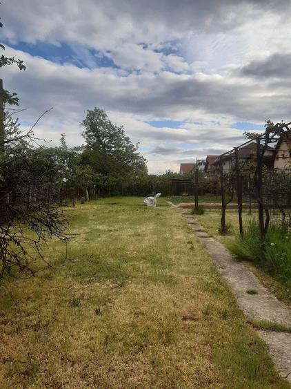 Casă cu Teren 1471 Mp în Central