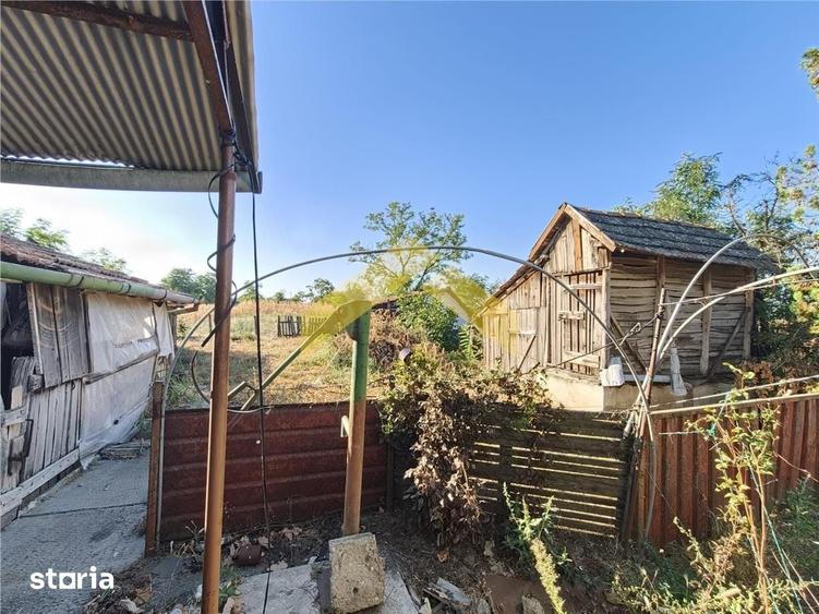 Casă cu 4 camere cu Teren 1400 Mp în Iratoșu