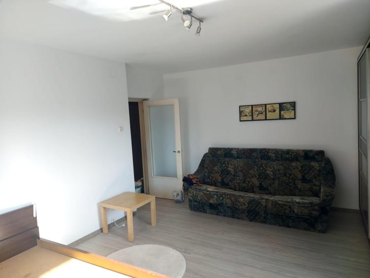 Garsonieră decomandată, mobilată în Unirii