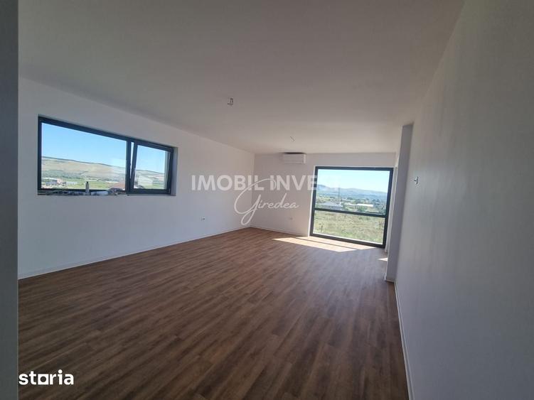 Casă cu 3 camere cu Teren 450 Mp în Micești