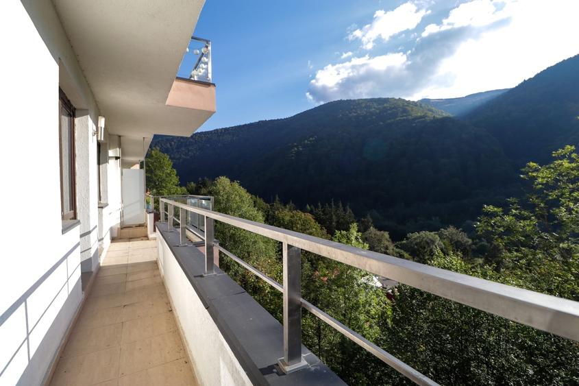 Apartament cu 3 camere decomandat în Platoul Izvor
