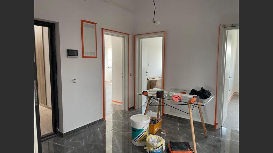 Apartament cu 3 camere decomandat în Bartolomeu