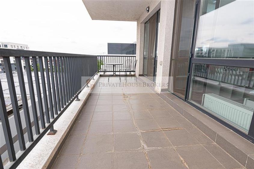 Apartament cu 2 camere semidecomandat, mobilat în Pipera
