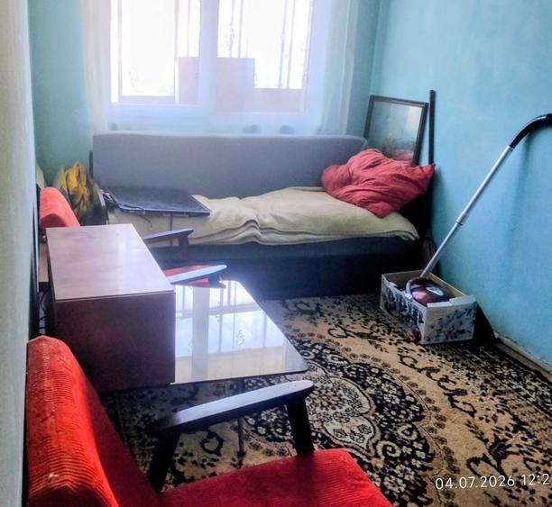 Apartament cu 3 camere semidecomandat în Micro 4