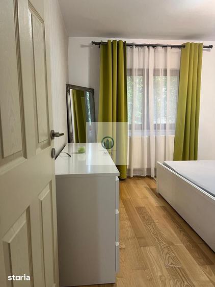 Apartament cu 3 camere decomandat în Liliacului