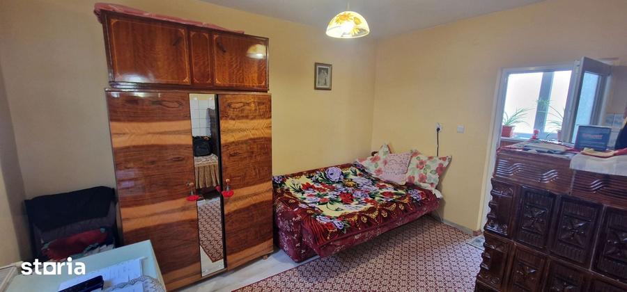Casă cu 3 camere cu Teren 281 Mp în Central
