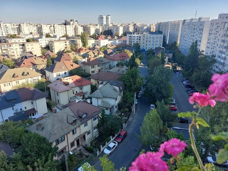 Apartament cu 3 camere decomandat în Decebal