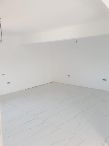 Casă cu 4 camere cu Canalizare în Valu lui Traian