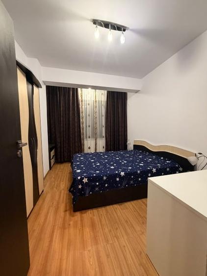 Apartament cu 3 camere decomandat în Moșilor