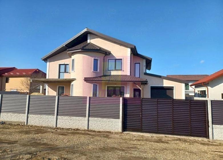 Casă cu 5 camere cu Teren 576 Mp în Săbăreni