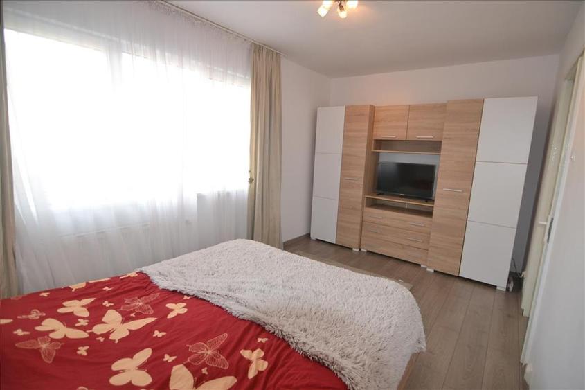 Apartament cu 2 camere semidecomandat în Gemenii