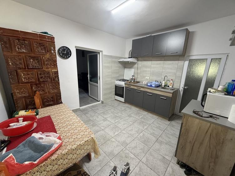 Casă cu 4 camere cu Teren 2000 Mp în Baia