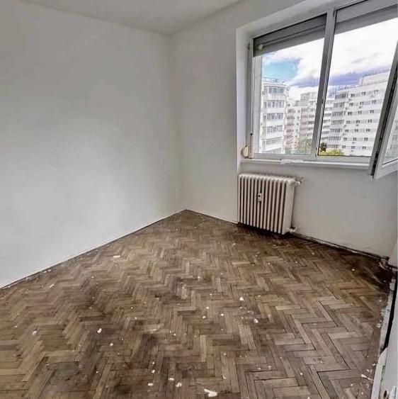 Apartament cu 3 camere semidecomandat în Iancului