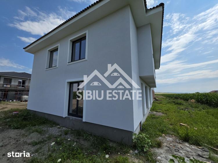 Casă cu 4 camere cu Teren 230 Mp în Central