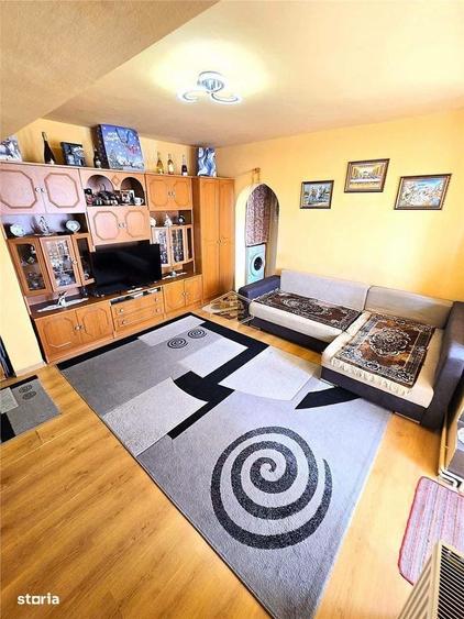 Apartament cu 2 camere semidecomandat în Careiului