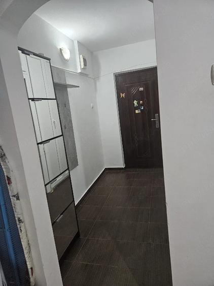 Apartament cu 2 camere semidecomandat în Sud