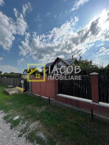 Casă individuală cu 4 camere cu Teren 1070 Mp în Itești