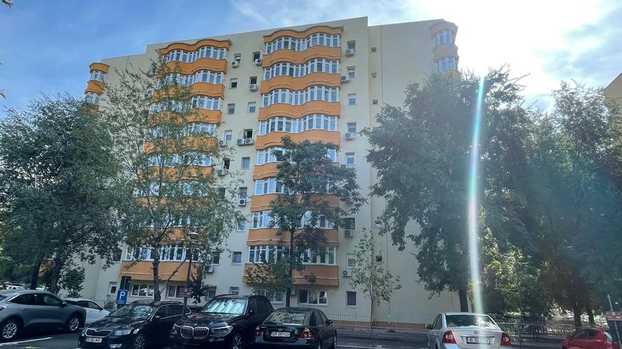 Garsonieră decomandată, mobilată în Mihai Bravu