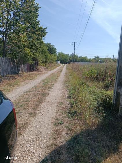 Teren de 1137 mp, în Poienarii Burchii