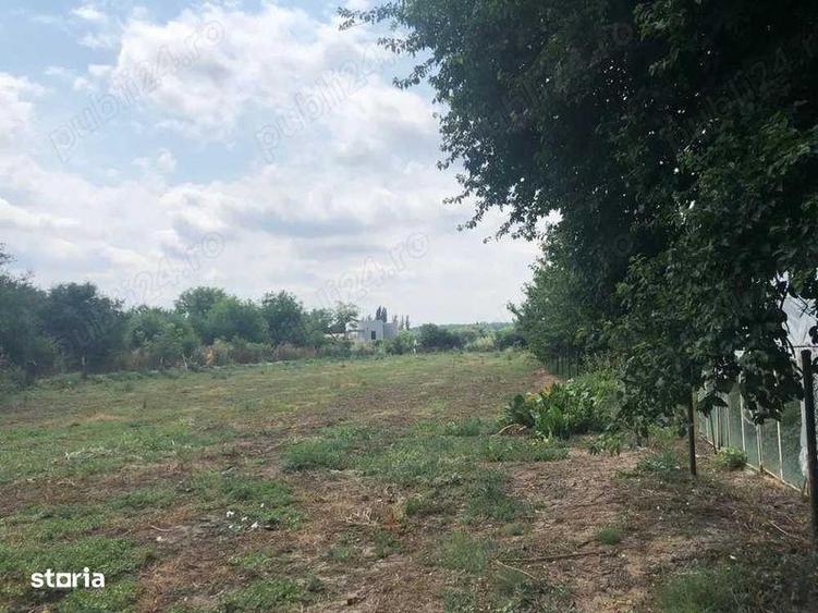 Teren de 2700 mp, în Gruiu