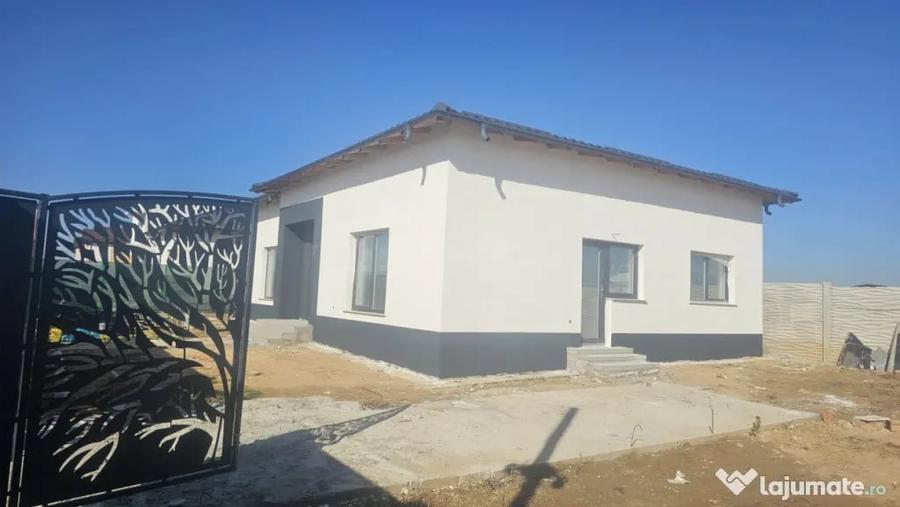 Casă cu 4 camere cu Teren 412 Mp în Malu Mare