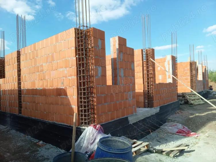 Casă cu 4 camere cu Teren 288 Mp în Pantelimon