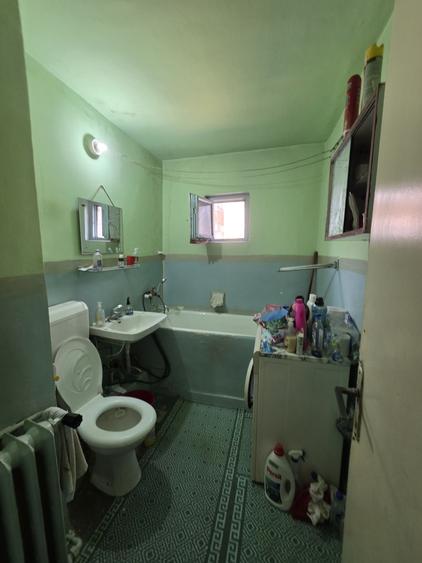 Apartament cu 3 camere decomandat în Iosia