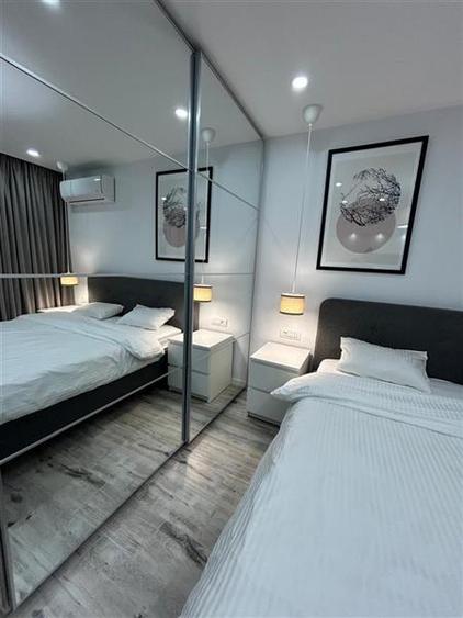 Apartament cu 3 camere semidecomandat, mobilat în Unirii