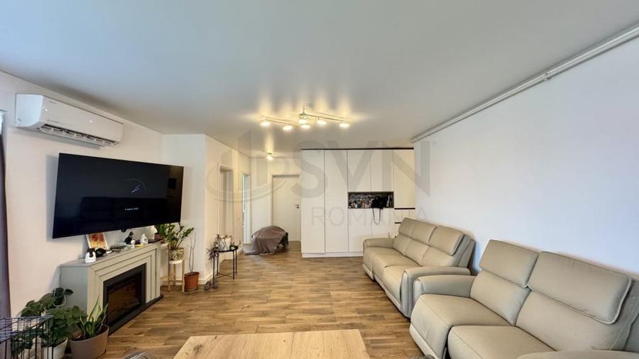 Apartament cu 4 camere semidecomandat în Viilor