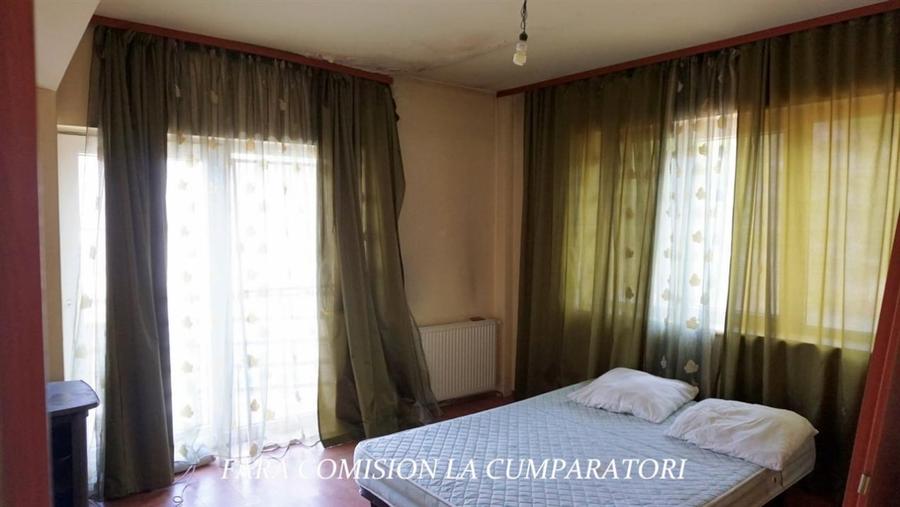 Casă individuală cu 12 camere cu Piscina în Călimănești