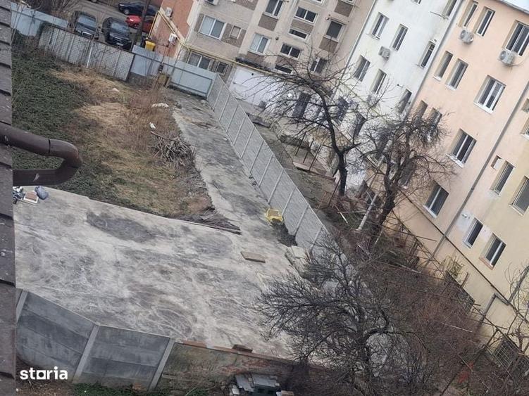 Teren de 700 mp, în Complex Studențesc