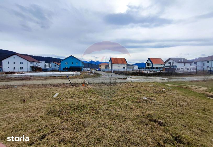 Teren de 431 mp, în Central