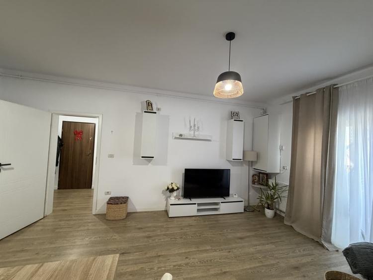 Apartament cu 2 camere decomandat, mobilat în Cetate