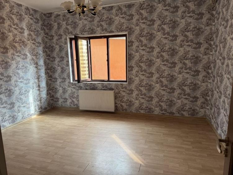 Casă cu 4 camere cu Teren 500 Mp în Colentina