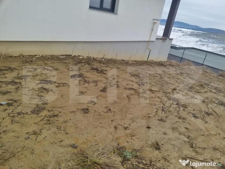 Casă cu 4 camere cu Teren 300 Mp în Central