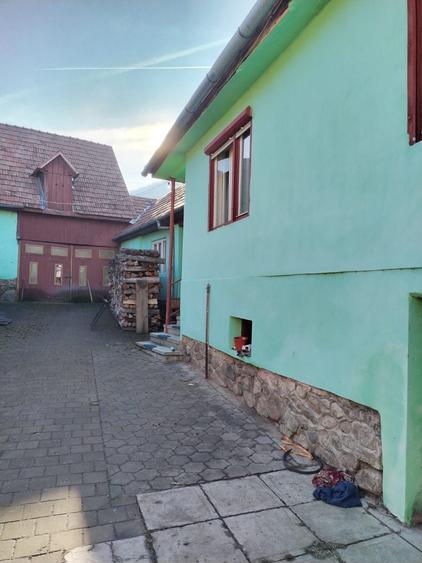 Casă cu 4 camere în Rășinari