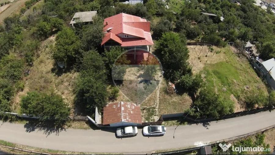 DE VANZARE Casa cu livada langa Lacul Facau 30 min ... - 1