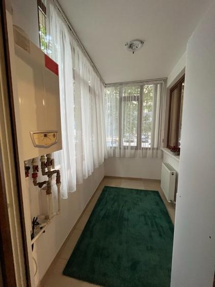 Apartament cu 2 camere decomandat, mobilat în Central