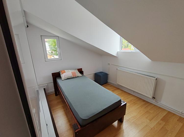 Apartament cu 4 camere decomandat în Central