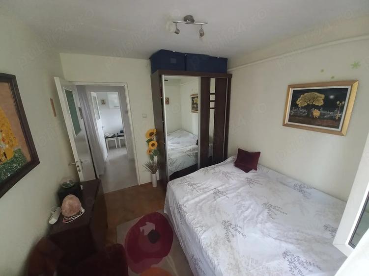 Apartament cu 2 camere semidecomandat în Podul de Piatră