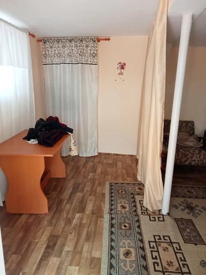 Casă cu 3 camere cu Teren 675 Mp în Central
