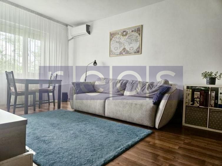 Apartament cu 3 camere semidecomandat în Dristor
