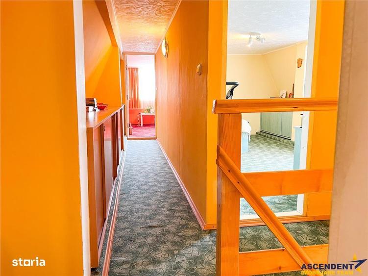 Casă cu 5 camere decomandat cu Garaj în Ilieni