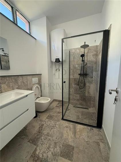 Spațiu comercial, de 400 mp, în Moșnița Nouă