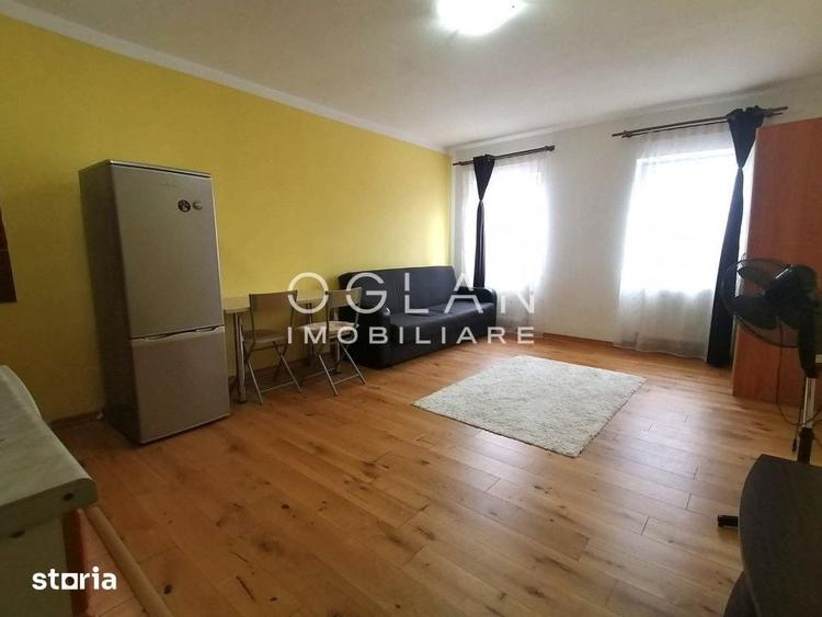 Garsonieră în Est