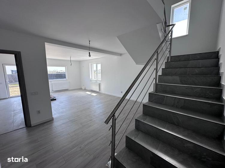 Casă cu 3 camere cu Teren 260 Mp în Clinceni