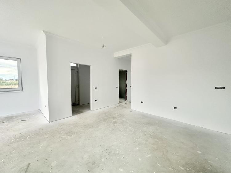 Duplex cu 3 camere cu Canalizare în Urseni