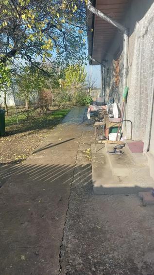 Casă cu 3 camere cu Teren 2000 Mp în Platonești