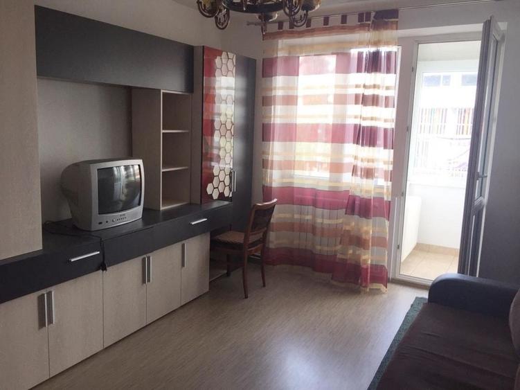 Apartament cu 2 camere decomandat, mobilat în Centrul Civic