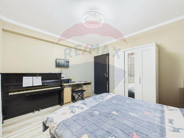 Apartament cu 3 camere semidecomandat, mobilat în Jiului